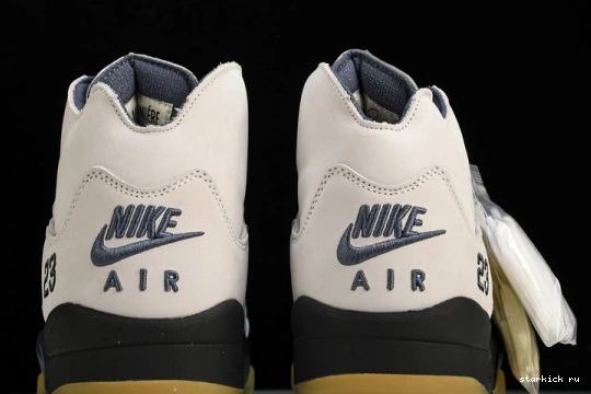 Ma Blue  5 FZ5758-004 Retro Diffused  FZ5758-004 A Maniére Jordan 1115